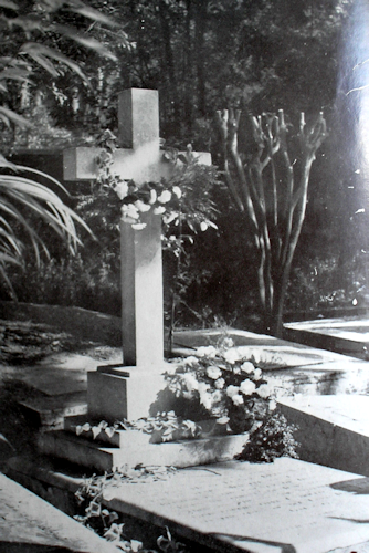 grave in nice